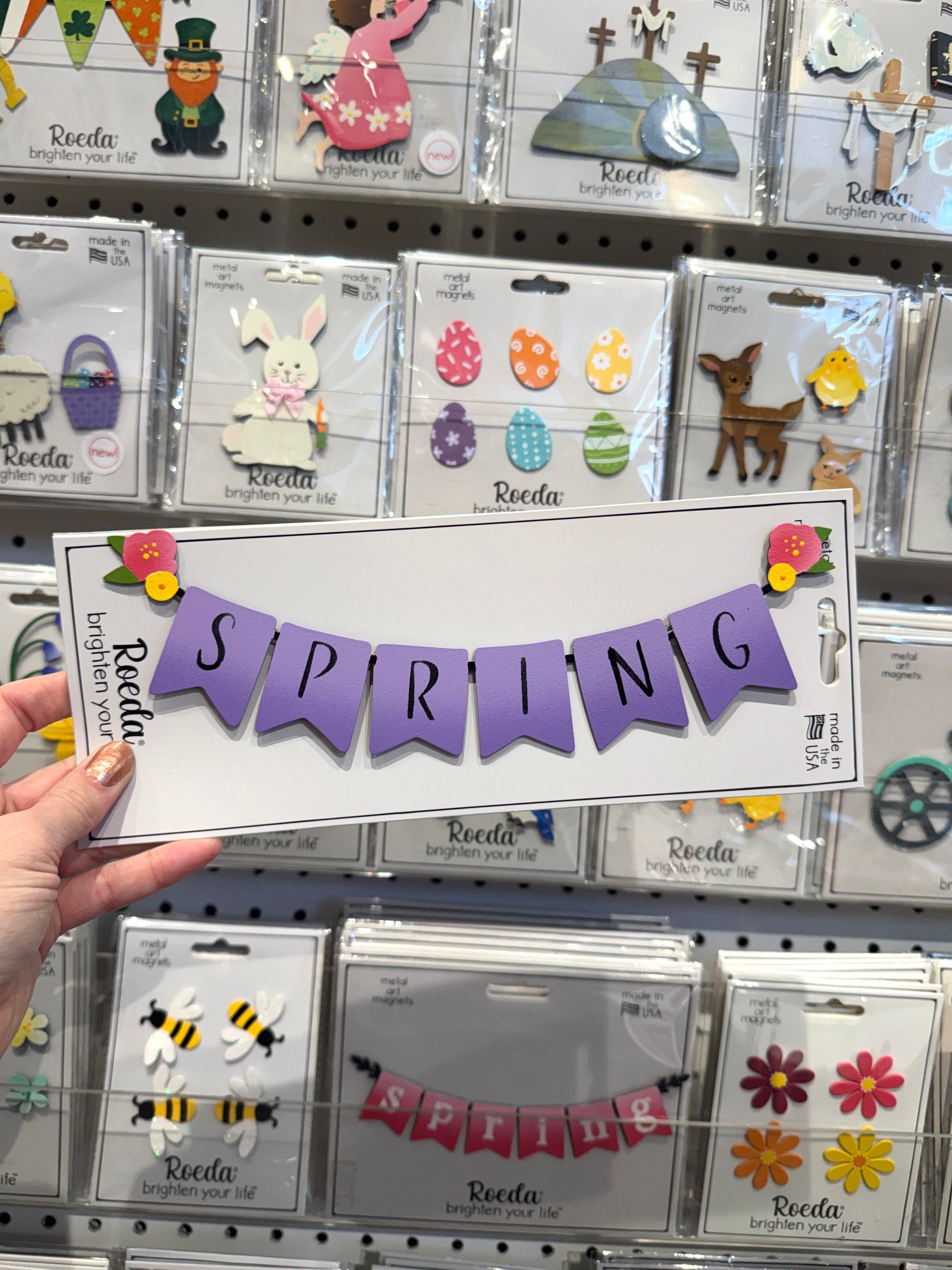 Roeda Studios | Banner Magnet | Spring