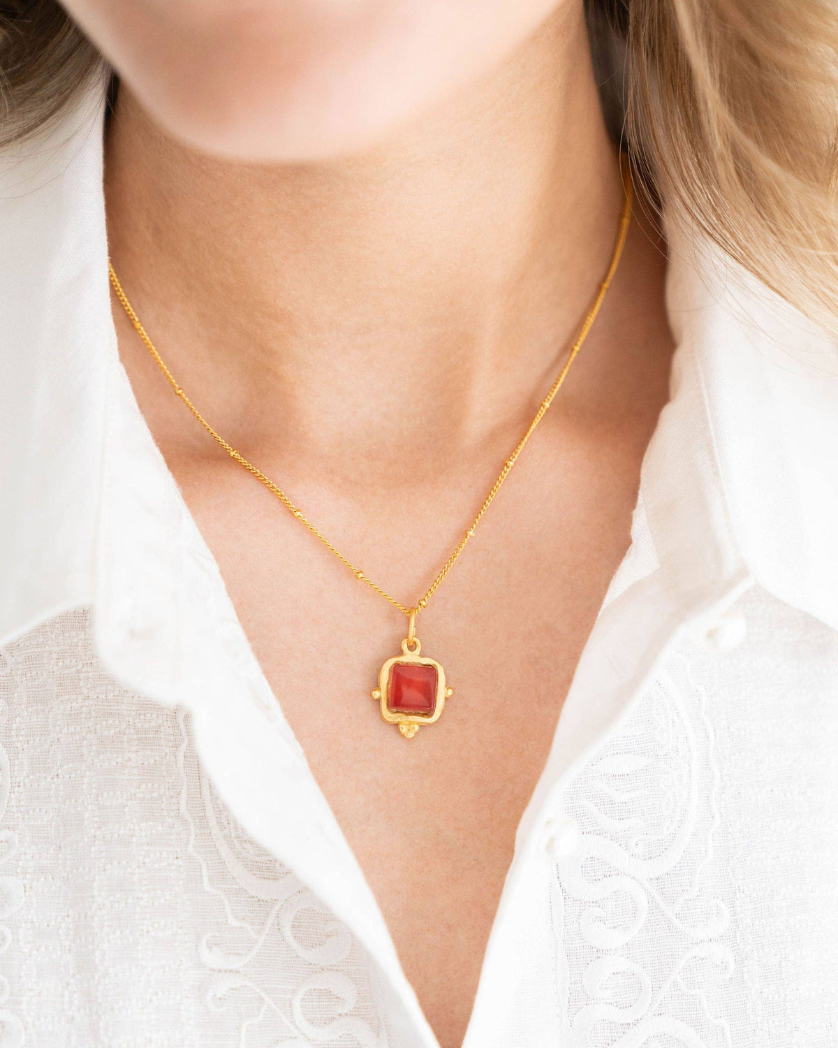 Susan Shaw | Necklace | Charlotte Dainty in White