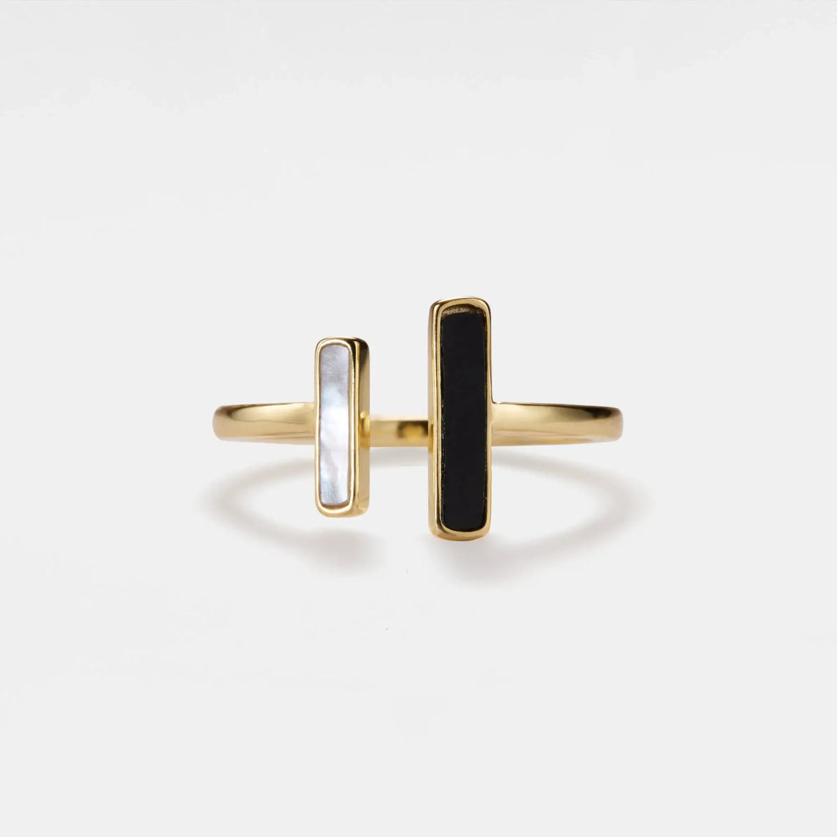 Mother Of Pearl Agate Statement Ring in 925 Sterling Silver: Gold