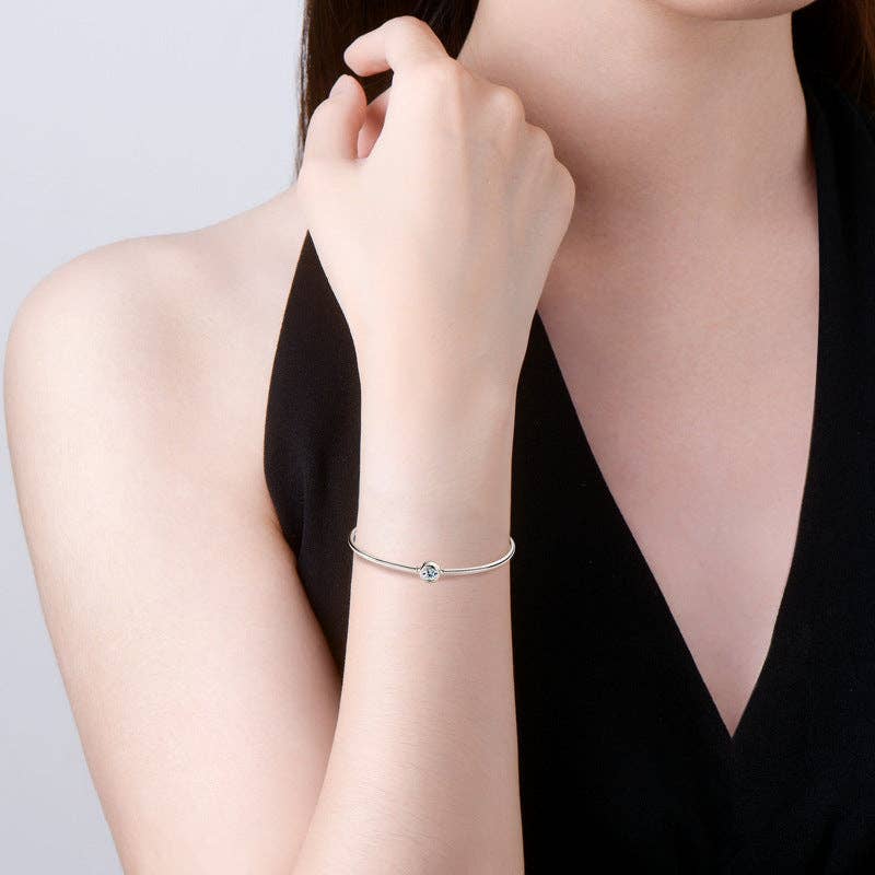 Solitaire Moissanite Bangle Bracelet in 925 Sterling Silver: Silver