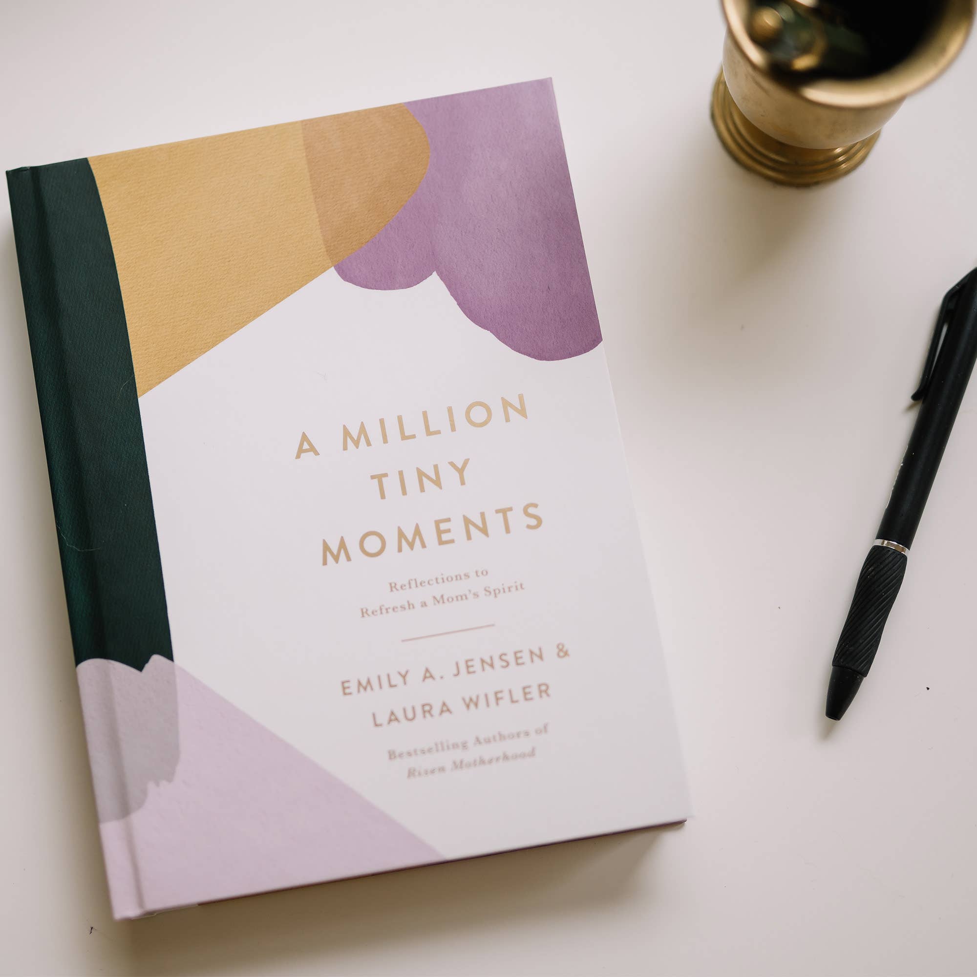 A Million Tiny Moments: Hardcover / English
