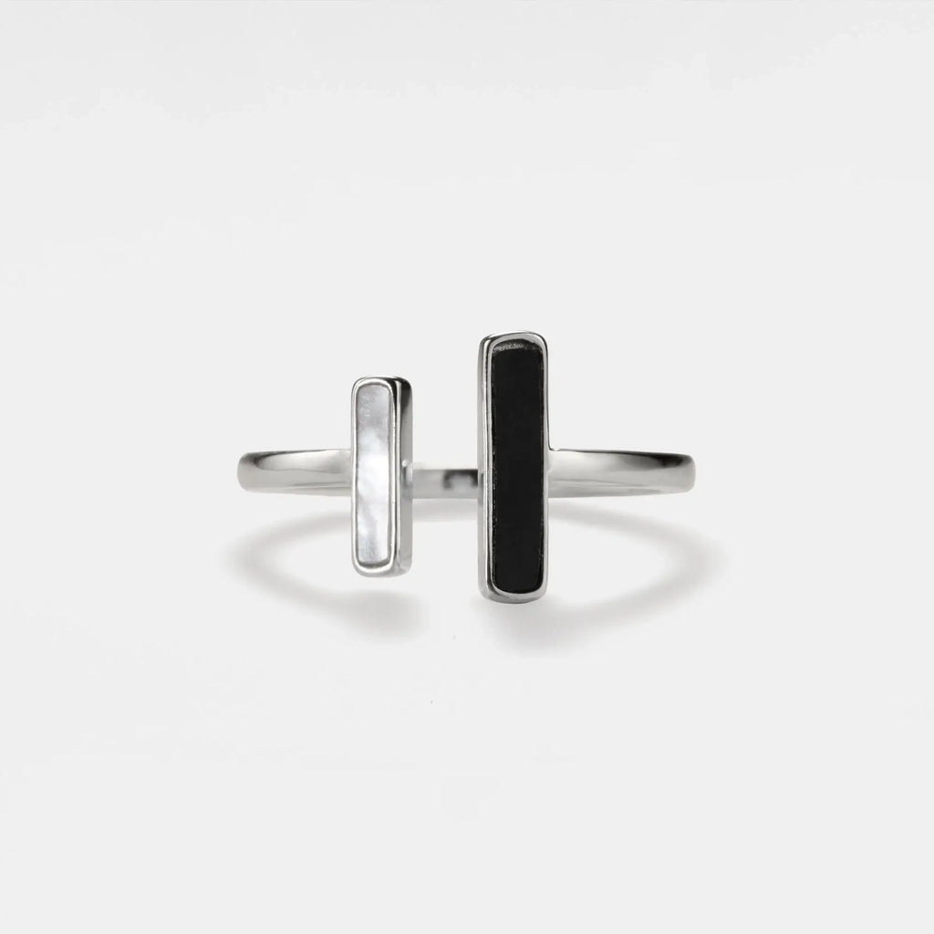 Mother Of Pearl Agate Statement Ring in 925 Sterling Silver: Gold