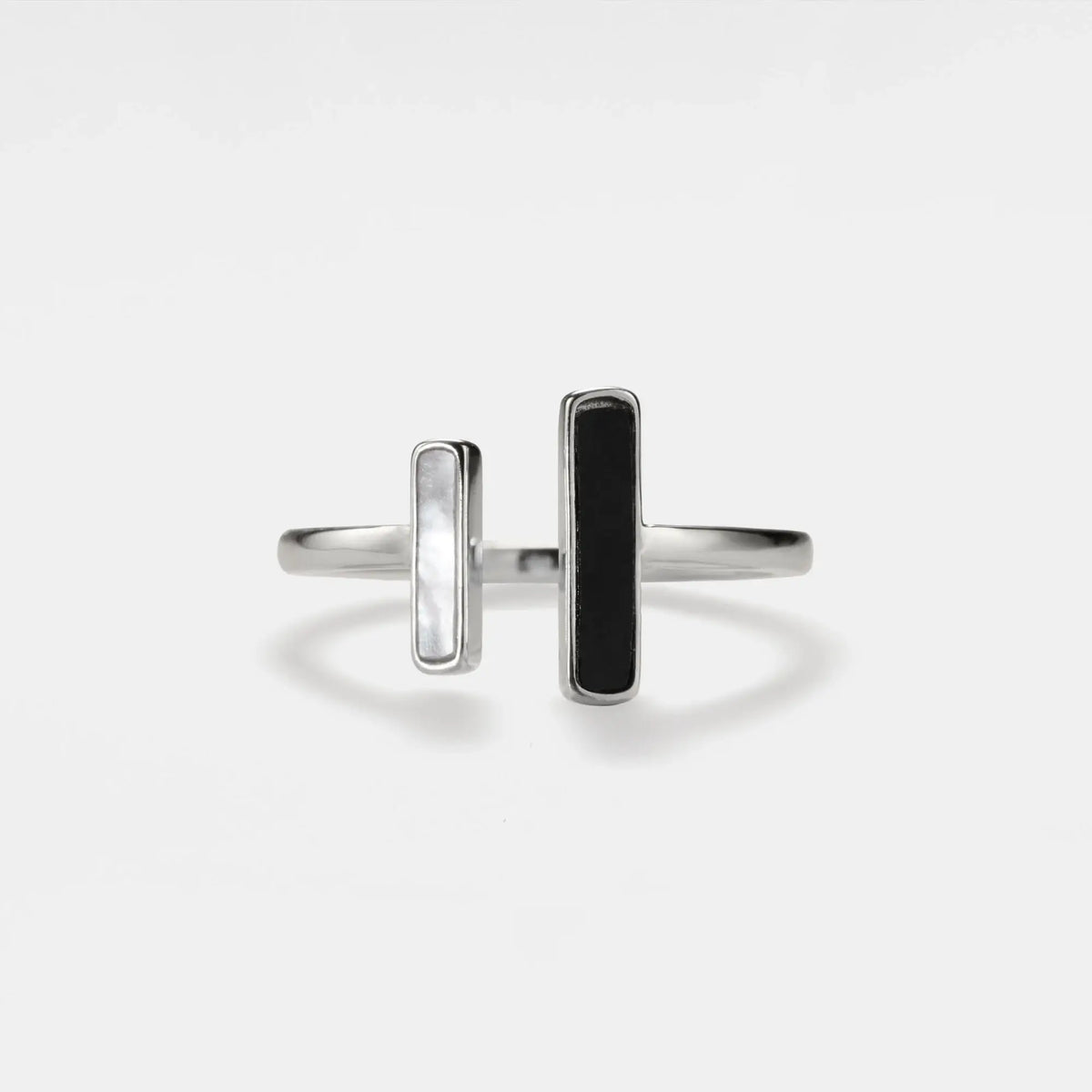 Mother Of Pearl Agate Statement Ring in 925 Sterling Silver: Gold