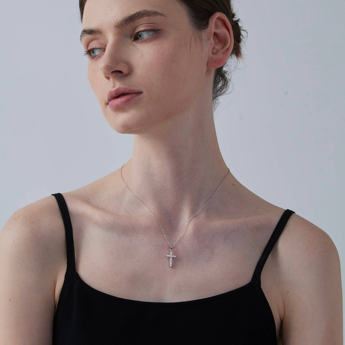 Moissanite Cross Pendant Necklace in 925 Sterling Silver: Silver / 1.2 ct