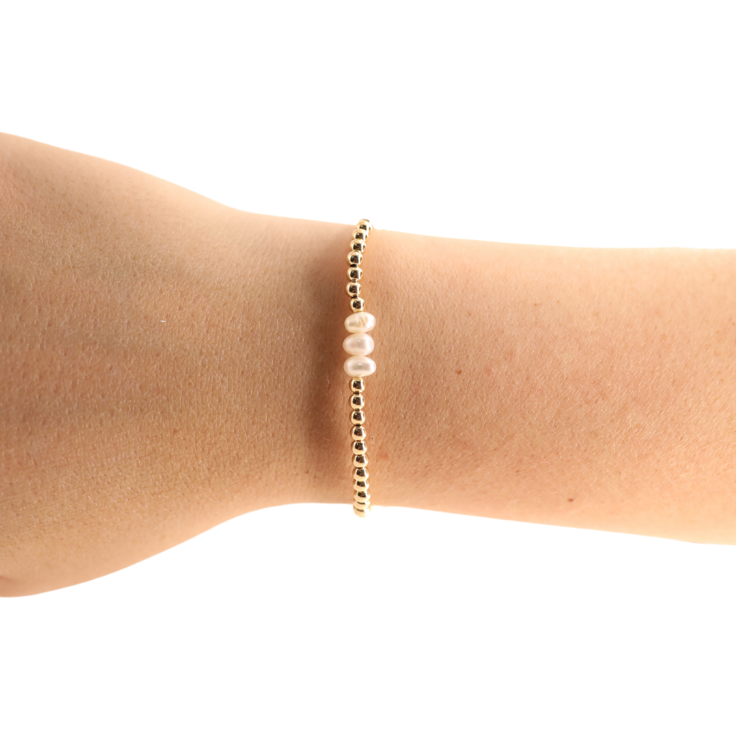 Beaded Blondes | Harper Pearl Bracelet in Gold | Standard 6.75 inch