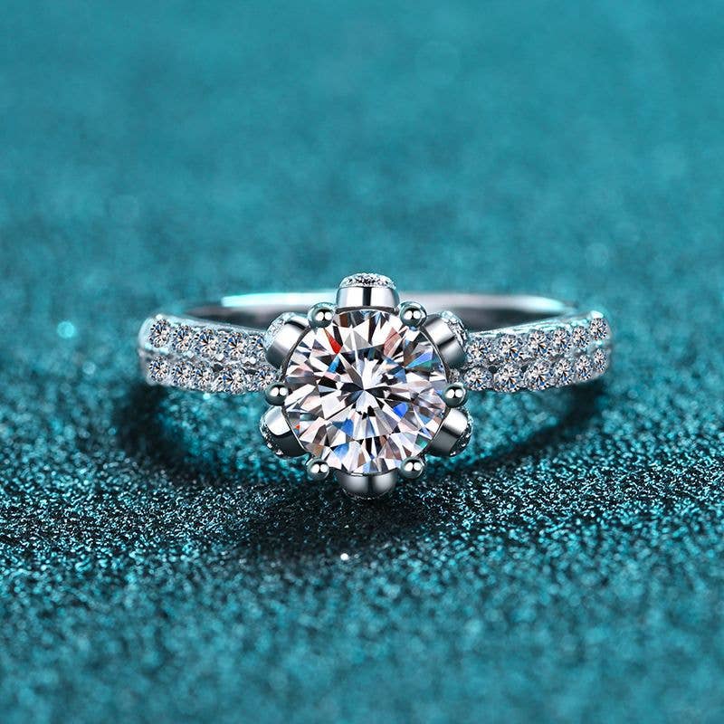 Moissanite Crown Engagement Ring in 925 Sterling Silver: 1.0 ct / 7 3/4 US/CA